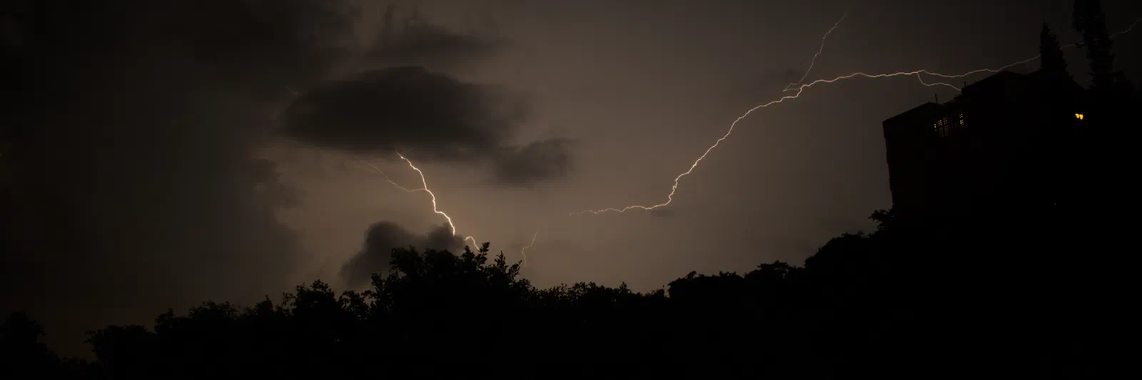 Lightning, Discovery Bay, 2020-09-12